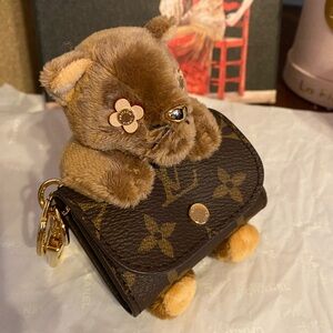 New authentic Louis Vuitton Cute Cat Pouch Earphone Case